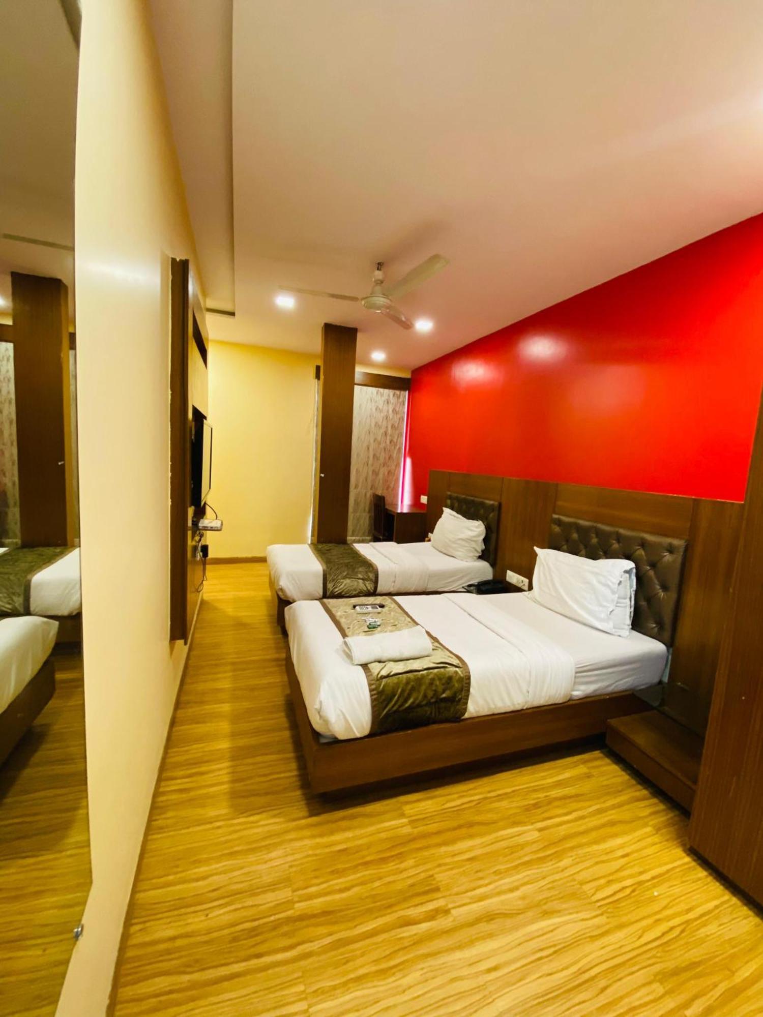 מומביי Hotel Arton Regency Near Terminal 2 Airport מראה חיצוני תמונה
