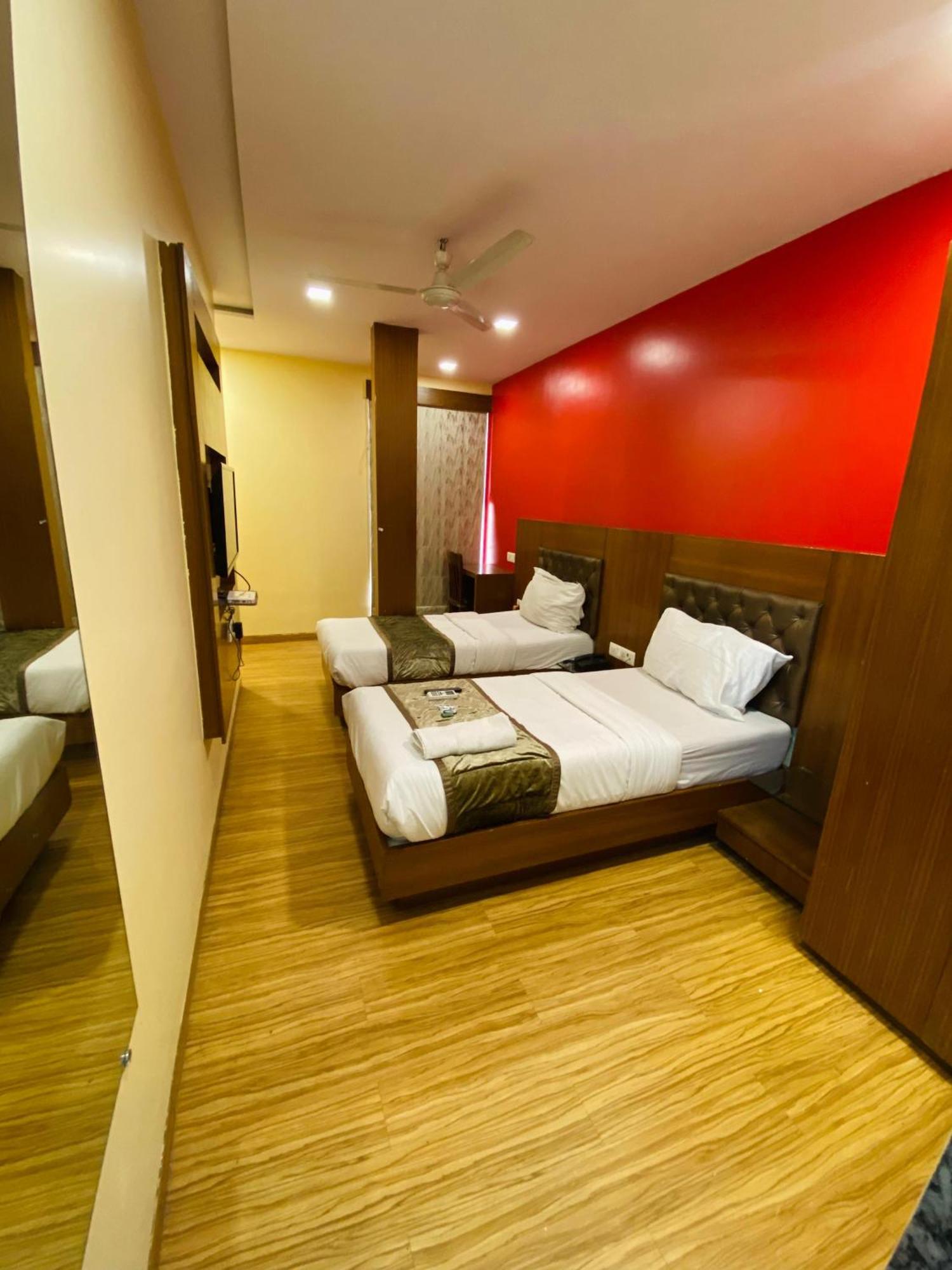 מומביי Hotel Arton Regency Near Terminal 2 Airport מראה חיצוני תמונה